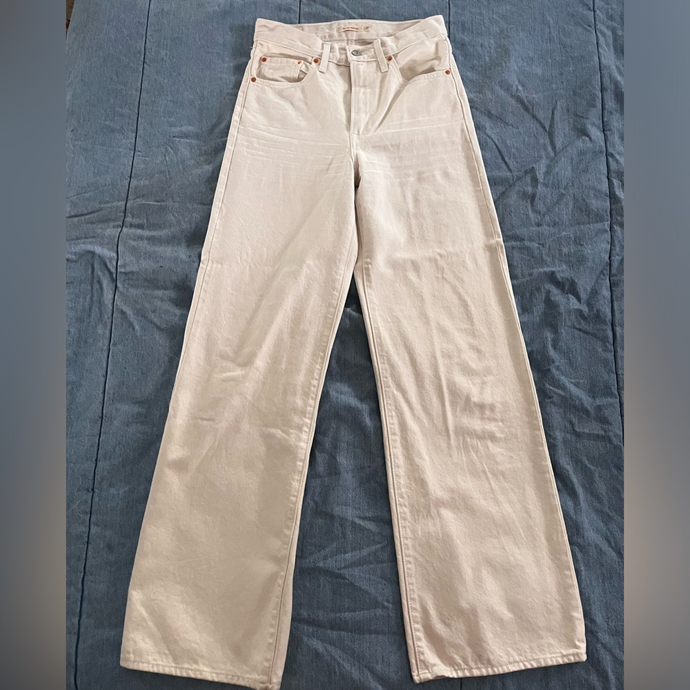 Levi’s Ribcage Size 27 and 34 inch seam